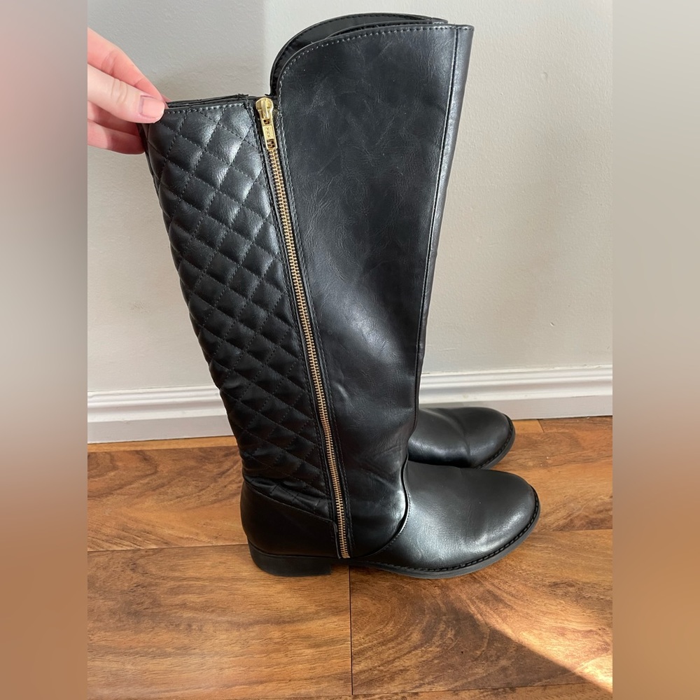 Super cute quilted pattern tall boots!